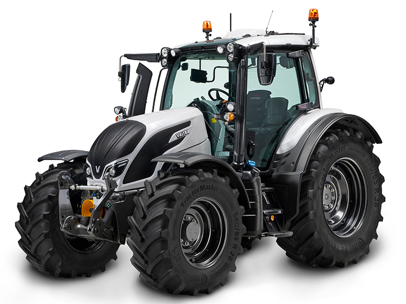 valtra n4 series driving on the road